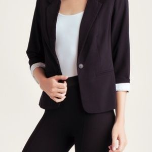 KENSIE BLACK CREPE BLAZER - Size Small